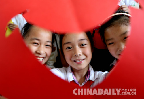 邯鄲:微笑進校園 小學生笑迎每一天