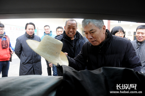 踐行“兩學一做” 全體黨員要向李保國學什么?