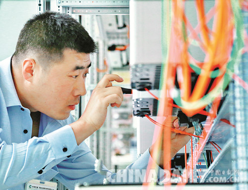 秦皇島工匠•李惠銀 愛較真的“80后”電工