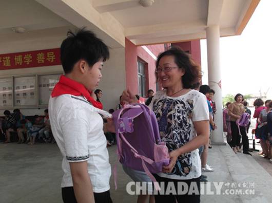 廊坊文安20余名女企業(yè)家與折翼天使共慶“六一”