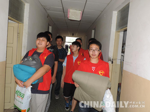 追夢(mèng)與感恩并存,石家莊鐵道大學(xué)機(jī)械學(xué)院開(kāi)展綠色離校活動(dòng)