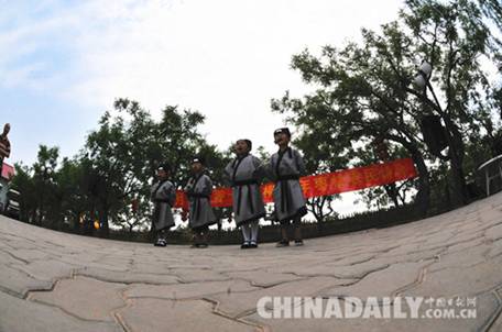 滄州黃驊舉辦堤柳百年棗林農民詩會