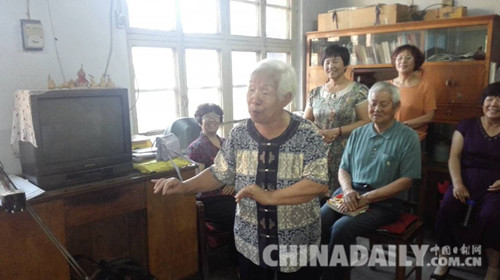 河北一八旬老人自創歌曲自辦家庭演唱會慶祝黨的生日