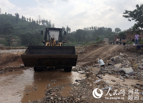 河北井陘縣2000余村民災(zāi)后自救 72小時打通生命通道
