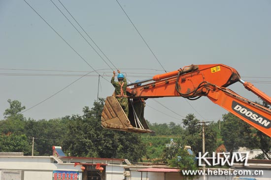 雨過天晴 堅強前行 河北各地齊心協(xié)力共建家園