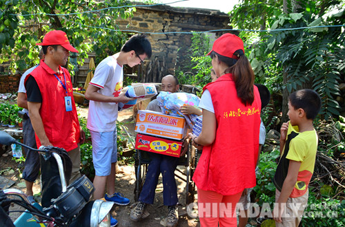 邢臺小云大:洪災中夫妻痛失兩兒 社會舉全力助其渡難關