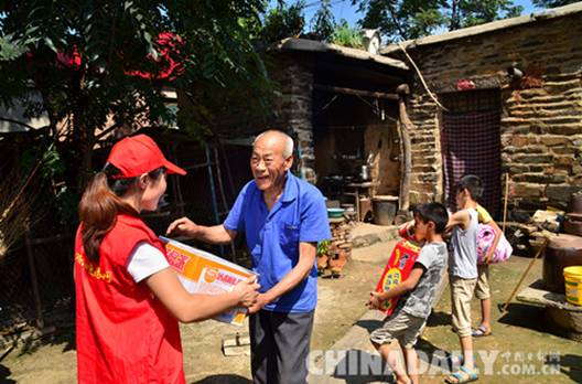 邢臺小云大:洪災中夫妻痛失兩兒 社會舉全力助其渡難關