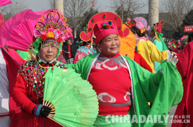 秦皇島市山海關秧歌拉街大展演共慶元宵節