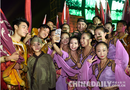 第十三屆中國•邯鄲國際太極拳運動大會在邯鄲拉開帷幕