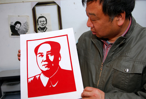 河南民間藝人創作四代領導人肖像喜迎上海世博會