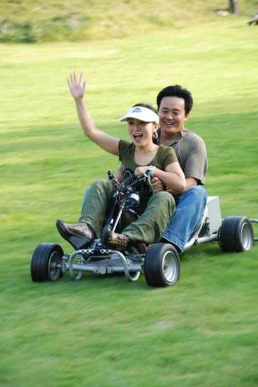 感受嵩山遺產魅力 戲水盧崖瀑布奇觀