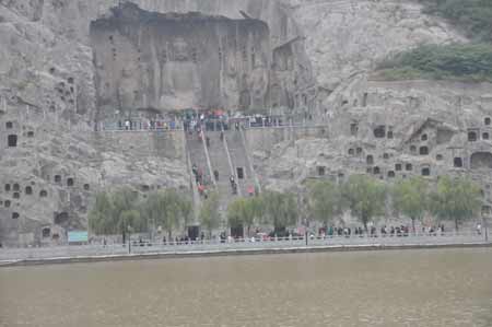 七國駐華使節(jié)考察世界文化遺產(chǎn)--洛陽龍門石窟