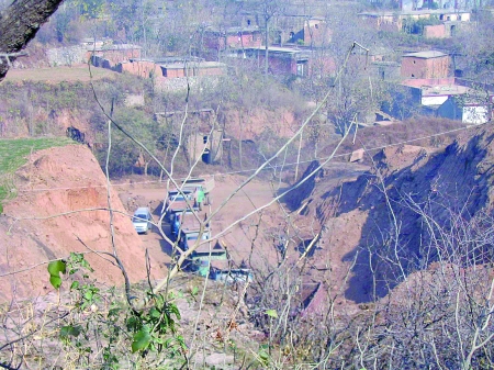 焦作不法之徒挖地采煤 日賺20余萬(wàn)元