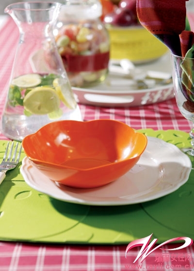 濃烈撞色 涼爽空間MIX新風潮