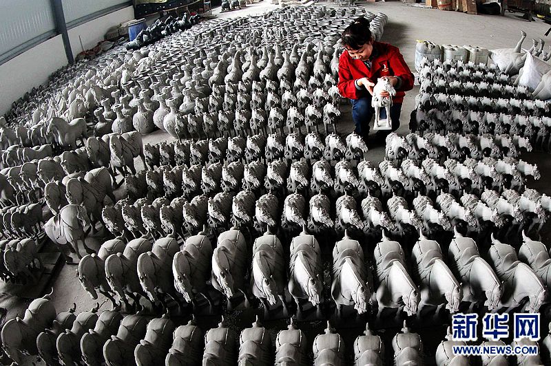 實拍“洛陽唐三彩”制作技藝