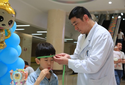 【慶六一 獻愛心】鄭州市兒童醫院的小朋友們“猴開森”