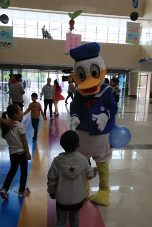 【慶六一 獻愛心】鄭州市兒童醫院的小朋友們“猴開森”