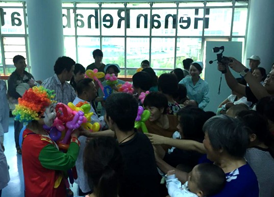 【慶六一 獻愛心】鄭州市兒童醫院的小朋友們“猴開森”