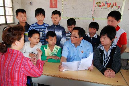 河南潢川法制宣傳走進特殊學校（圖）