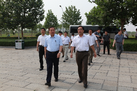 水利部副部長胡四一率隊到華北水利水電學院視察