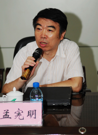 電影《寂靜的群山》劇本研討會在鄭舉行