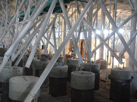 中國(guó)日?qǐng)?bào)記者走基層:嘆商丘梁園區(qū)產(chǎn)業(yè)聚集區(qū)飛速發(fā)展