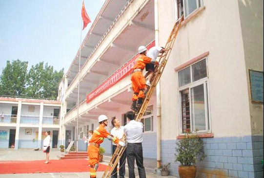 河南舞鋼市舉辦地震應(yīng)急綜合演練現(xiàn)場觀摩活動