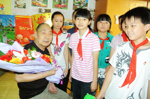 鄭州幸福路小學(xué)多姿多彩迎六一（組圖）