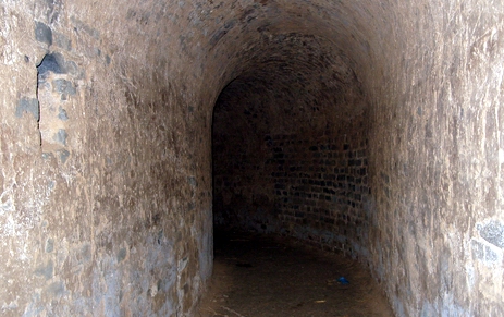 商丘82歲老兵看護地道遺址和戰友陵墓22年