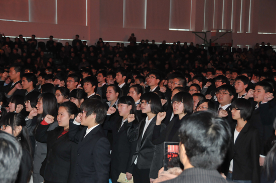 鄭州中學舉行十八歲成人宣誓儀式