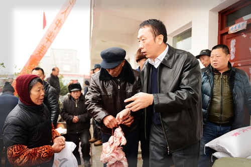 報恩的農民工：700名孤寡老人共同的“兒子”