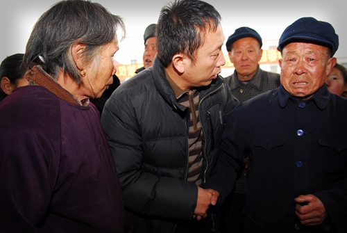 報恩的農民工：700名孤寡老人共同的“兒子”