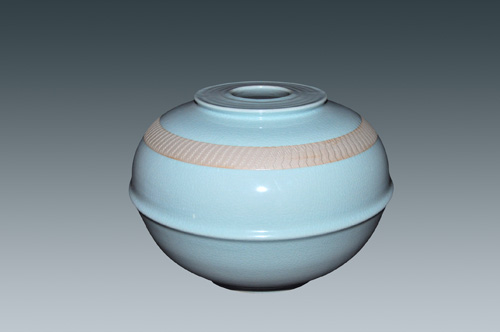 汝州玉松汝瓷《宣和尊》獲第十四屆中國工藝美術精品獎金獎