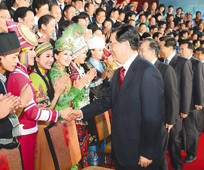 第四屆全國少數民族文藝會演開幕 胡錦濤等觀看開幕式文藝晚會