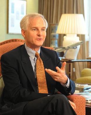 背靠內地香港航空業飛得更高——訪國泰航空總裁史樂山