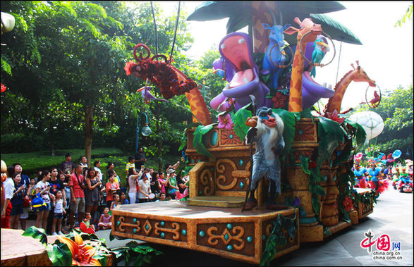 拍手叫絕 香港迪士尼飛天巡游