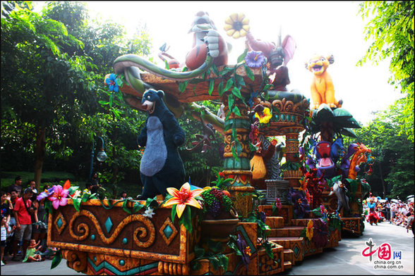 拍手叫絕 香港迪士尼飛天巡游