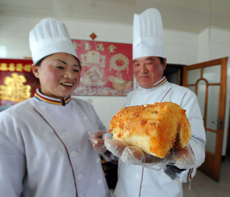糕點師傅獨臂創(chuàng)造幸福生活