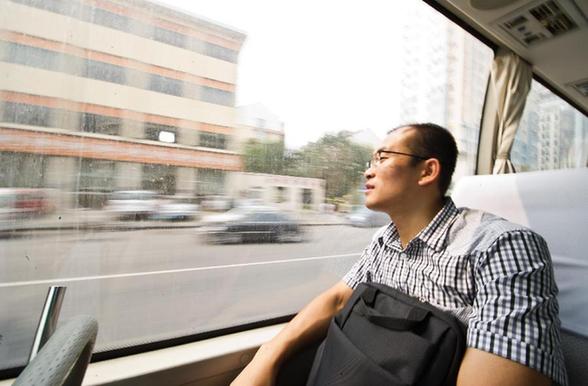 努力拼搏改變命運(yùn)的“保安哥”天津大學(xué)報(bào)到 婉拒大部分捐款