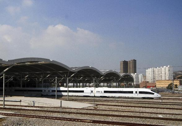 世界首條高寒地區高速鐵路哈大高鐵開始試運行