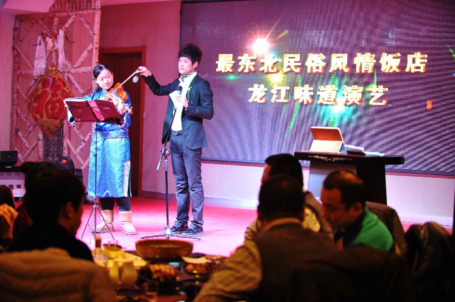 小提琴挑起家的重擔