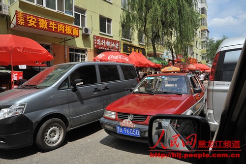 哈爾濱市交警部門嚴查旅游景區周邊交通秩序