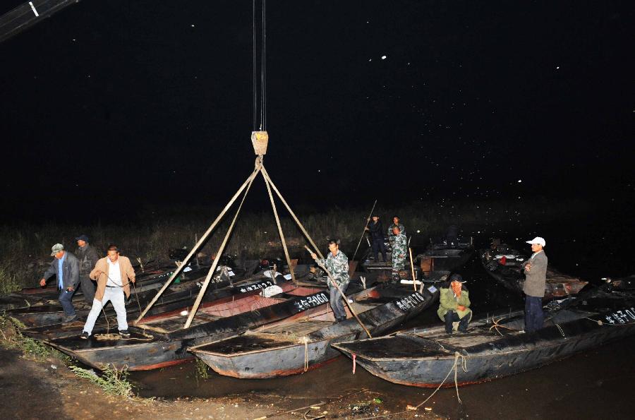 撫遠組織百艘漁船支援同江抗洪