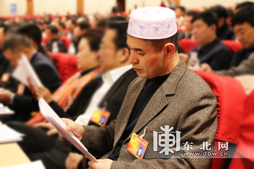 聚焦省政協十一屆三次會議上的“最炫名族風”
