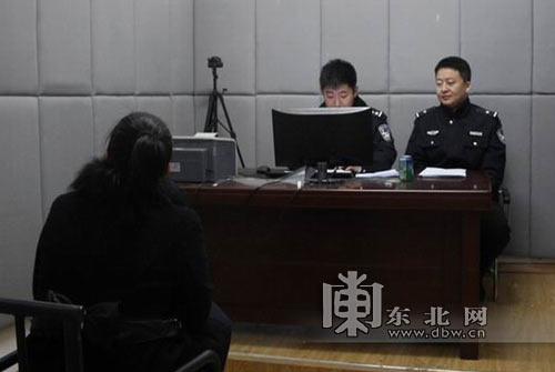 夫妻結(jié)婚七年沒孩子 鬧離婚不成妻子放火燒自家泄憤