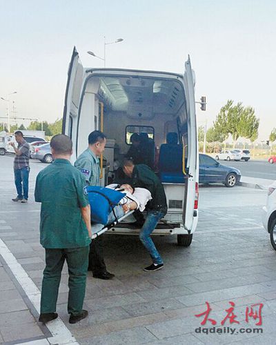大慶東方玫瑰園小區附近一賓館內一女子服藥欲輕生(圖)