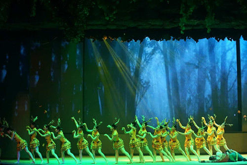 《神山圣水亙古情》之五朵蓮花在五大連池公演