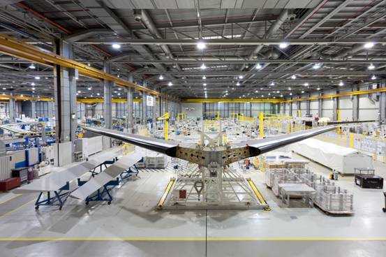 哈爾濱哈飛空客復合材料制造中心成功交付首件A350XWB升降舵