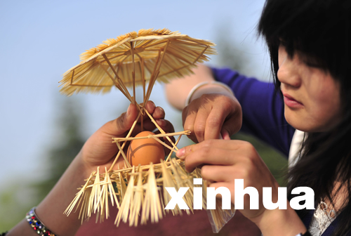 武漢高校“高空護蛋”比賽開鑼