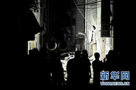 武漢一在建五層樓垮塌 已知7人受傷(圖)